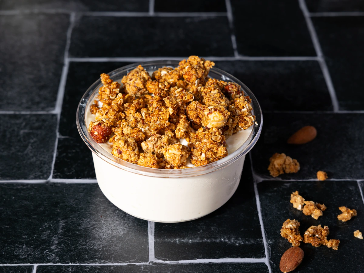 Yaourt, granola, crème de marron